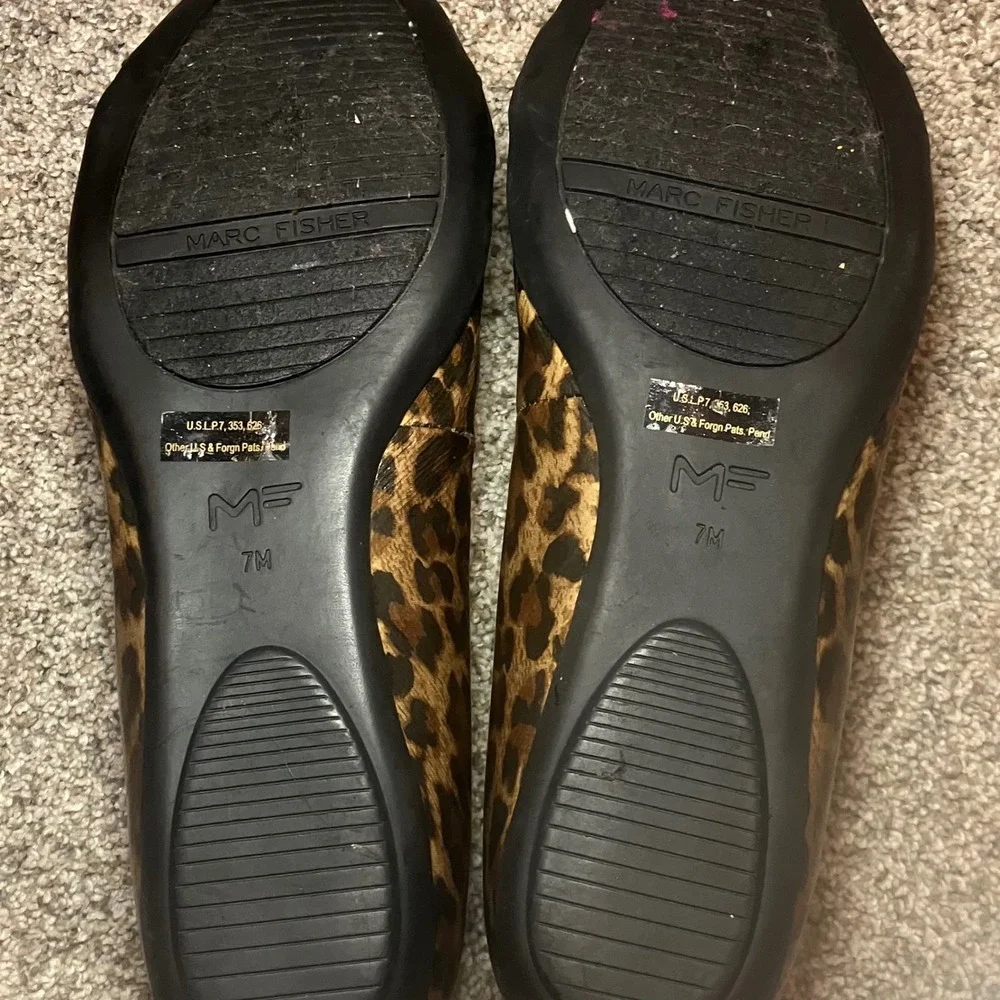 Marc Fisher‎ Charles3 Leopard Print Ballet Flats Gold Buckle Black Toe Womens 7M